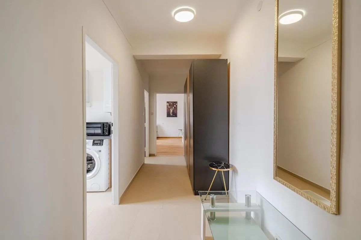10 Minutes To City Centre And Next To Wien Hbf And Easy From Airport Apartman Bécs