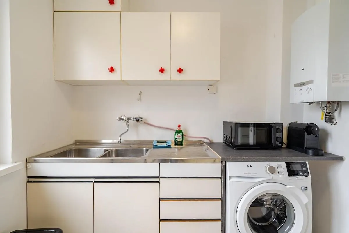 Apartman 10 Minutes To City Centre And Next To Wien Hbf And Easy From Airport